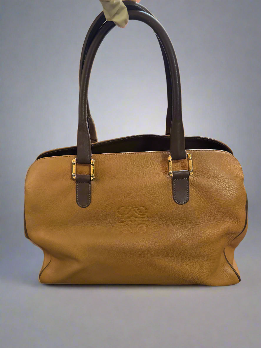 Loewe - Front