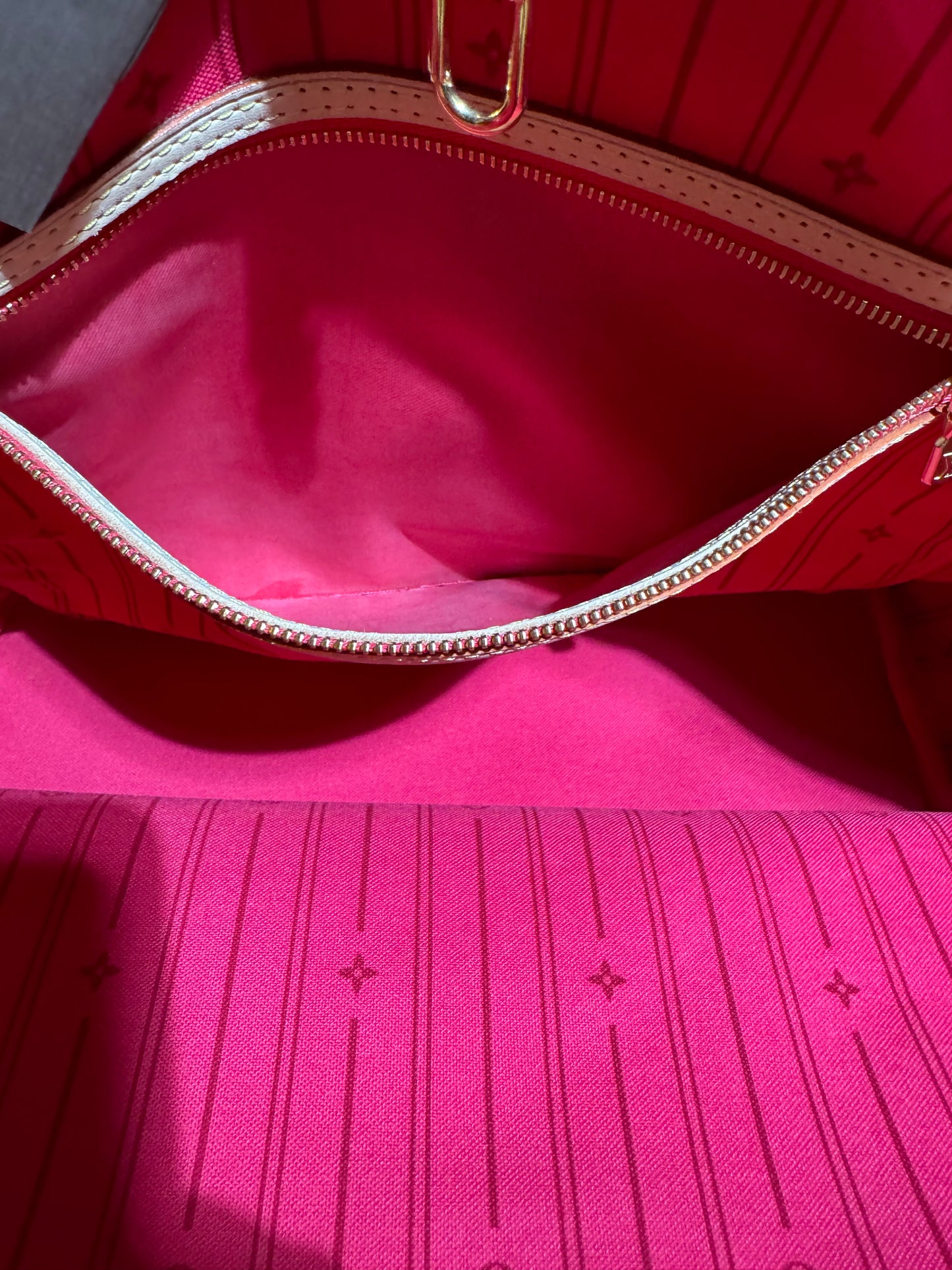 Louis Vuitton - Monogram Heritage Neverfull GM - Fuschia and White