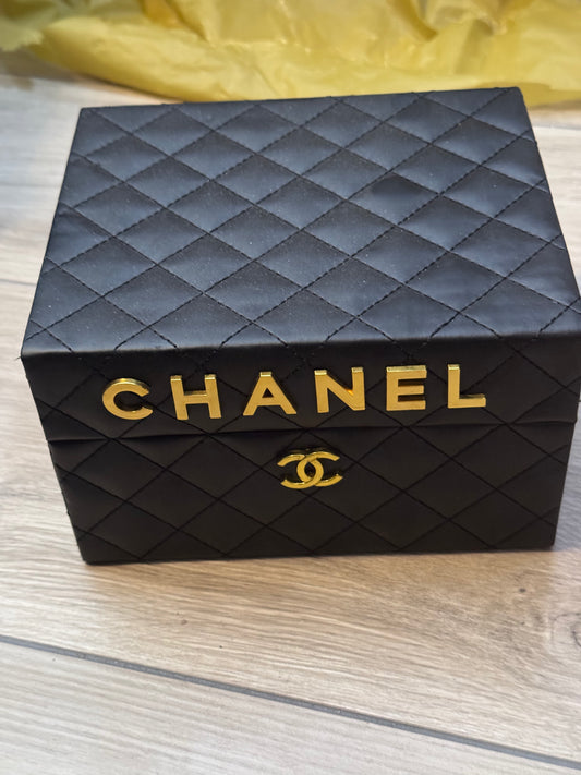 Chanel - GWP - Chanel GWP Beauty Lipstick and Jewelry Case